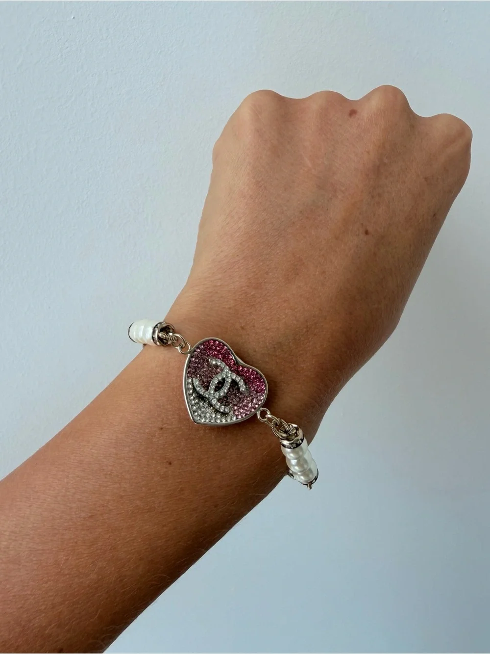 💗CHANEL Pink & White Crystal Heart Pearl Bracelet 🤍